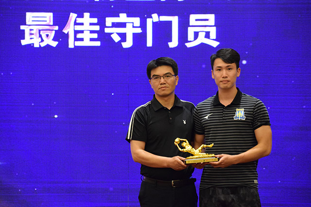尼克斯大胜送猛龙12连败 开拓者不敌老鹰8连败